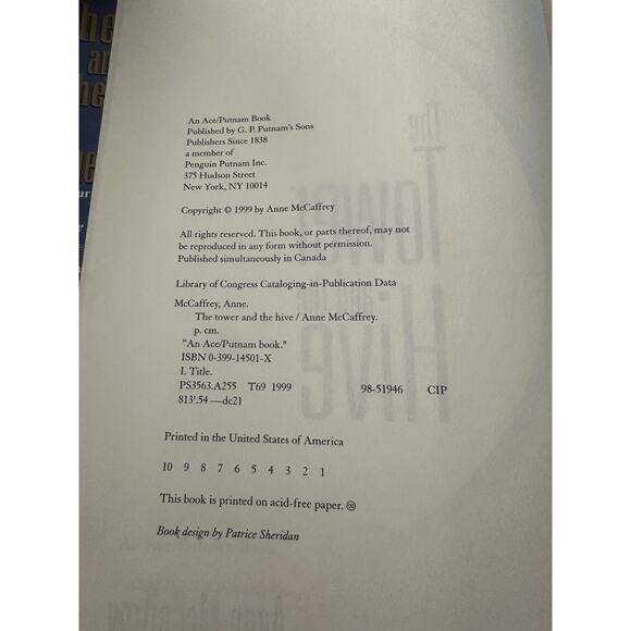 Anne McCaffrey 2 BKS The Dolphins Bell & The Tower and the Hive HC/DJ/1st ed VTG - Picture 10 of 13